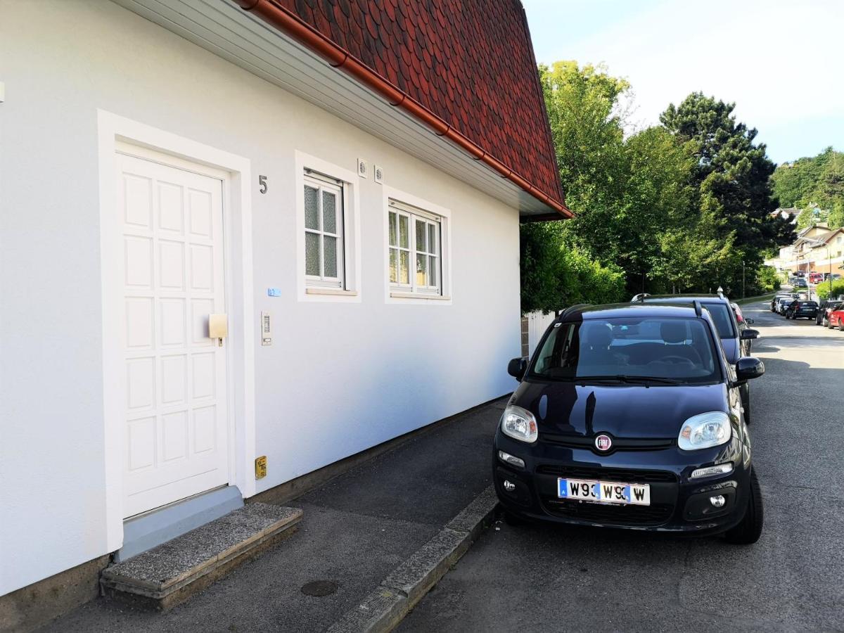 Apartment Hawei In - Doppelhaushälfte Mit Garten Und Pool Zur Mitbenutzung Wien
