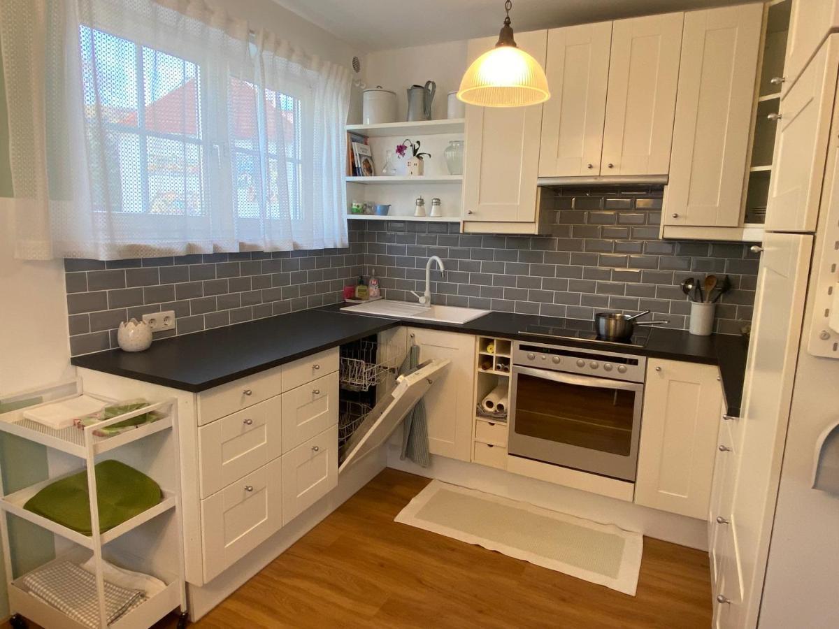 Apartment Hawei In - Doppelhaushälfte Mit Garten Und Pool Zur Mitbenutzung Wien